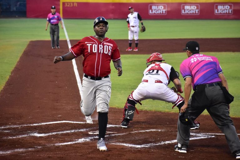 Toros vs Piratas 12 Mayo (1)
