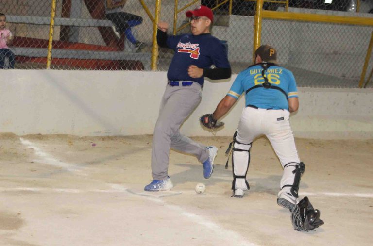 Gerardo Sarabia anota