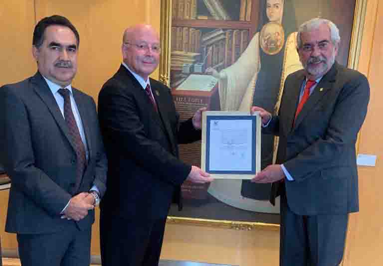Rector con Dr. Enrique Graue (4)