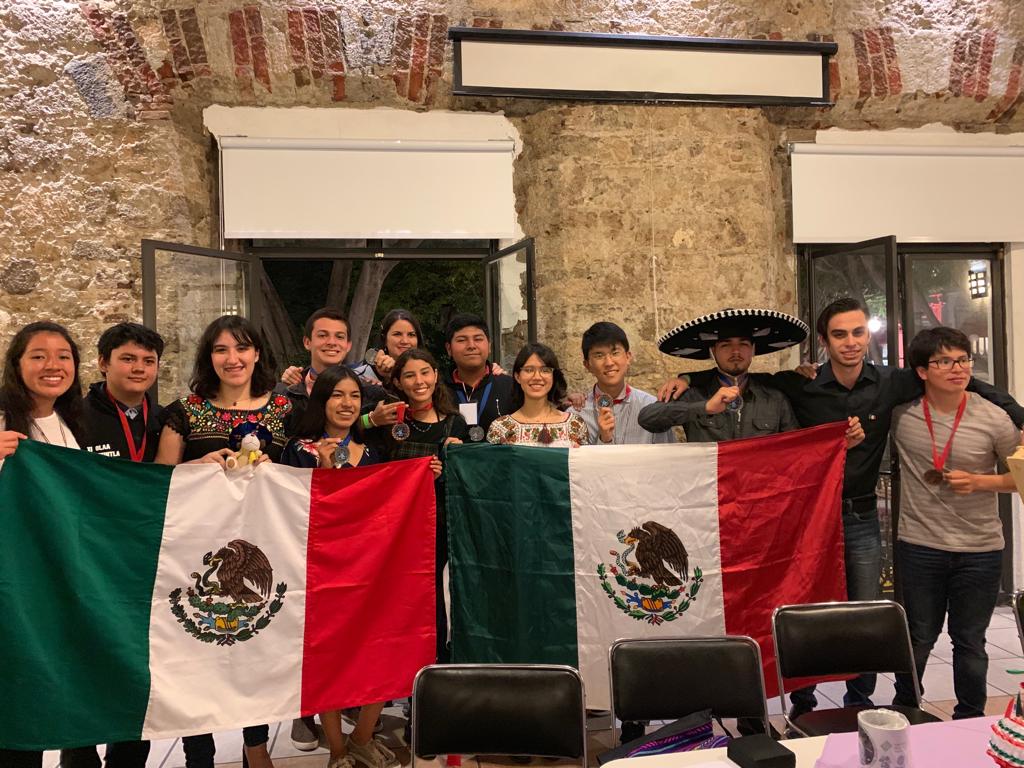 Estudiante plata en Olimpiada de Astronomía (3)