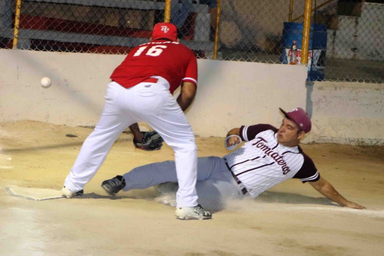 noe zamora llega safe a home