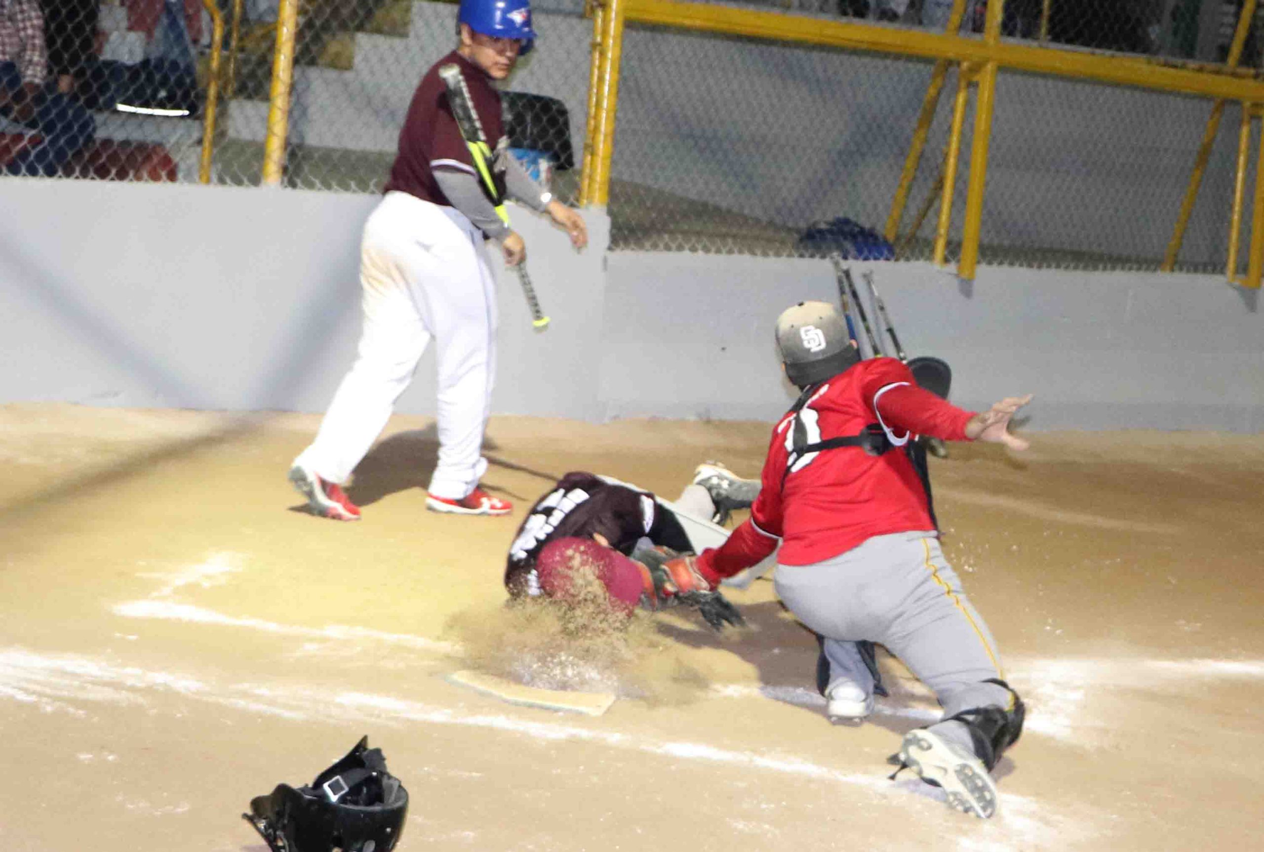 Orlando Bernal out en home