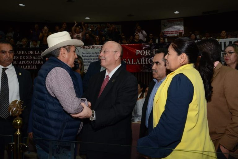 thumbnail_Rector en Congreso (3)