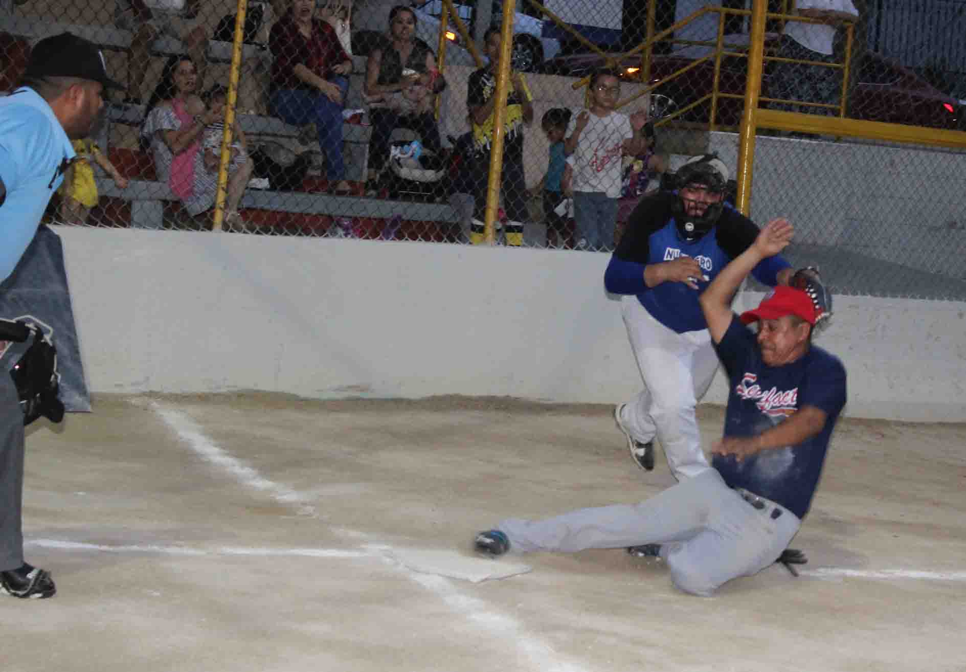 óscar Gurrola anota carrera