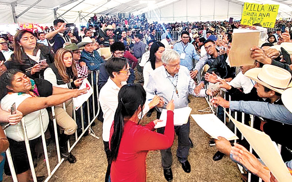 reciben-peticiones-ciudadanos-titular-ejecutivo