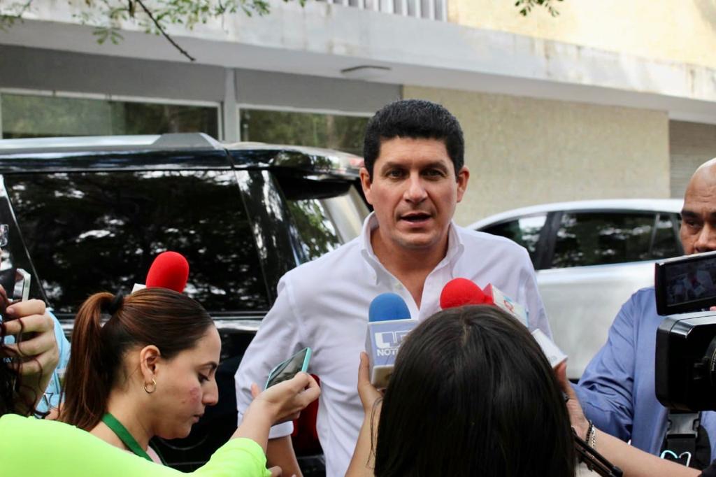 thumbnail_CARLOS GANDARILLA