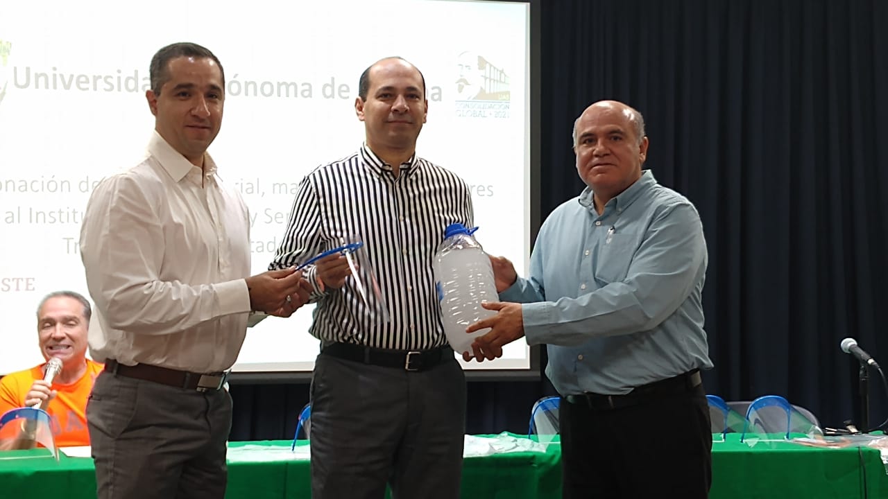 thumbnail_Entrega de gel al ISSSTE (6)