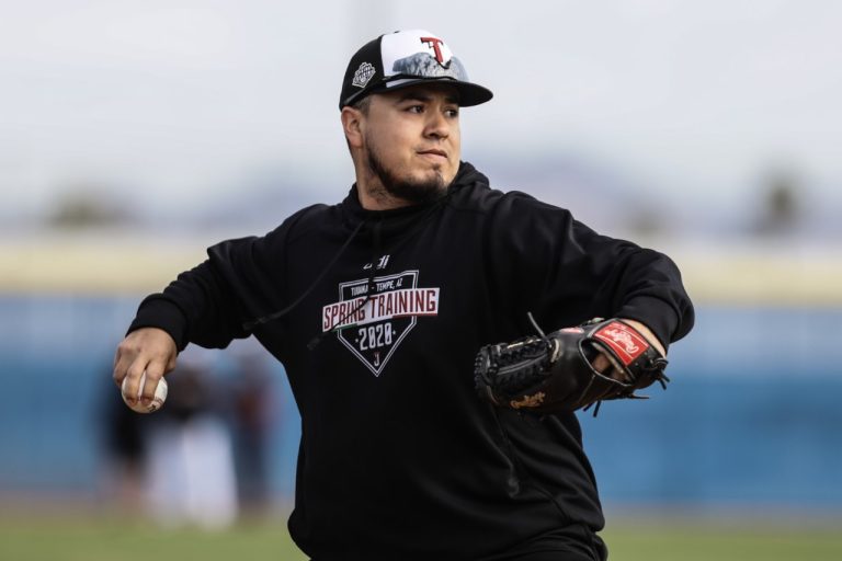 thumbnail_Jose samayoa durante Spring Training 2020