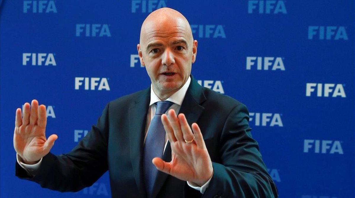 zentauroepp45723253-file-photo-fifa-president-gianni-infantino-gestures-after-a181102201152-1541186144954