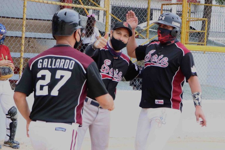 José Angel Cuadras, pegó jonrón con un en base