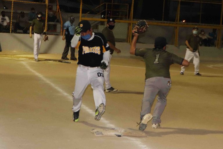 Manuel Macias, out en primera