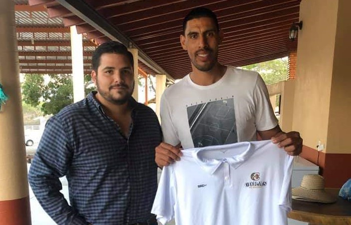 Héctor Vega Coras 3