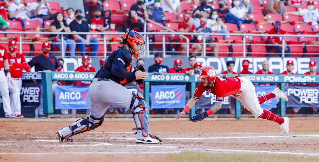 Juego 5 Naranjeros vs Venados (2)
