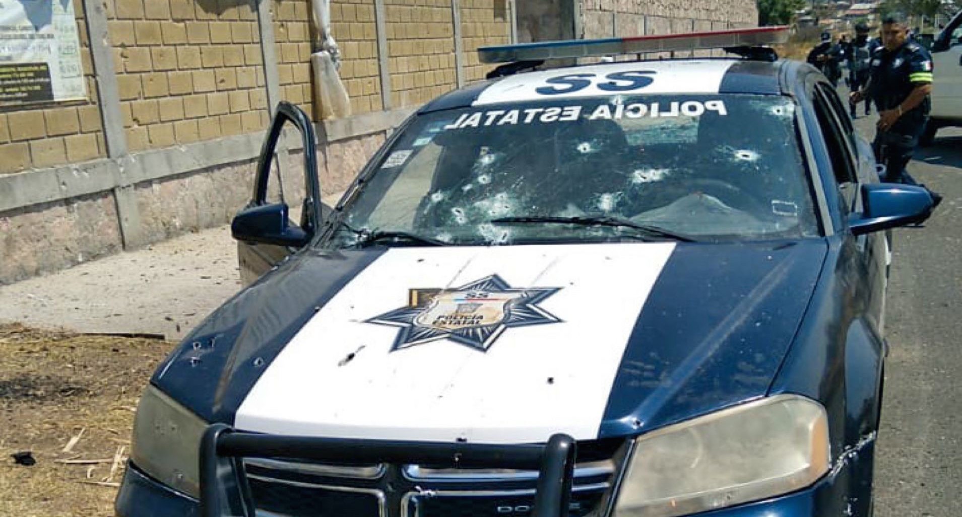 Emboscan a elementos policíacos estatales  en el municipio de Coatepec Harinas, se manejan varios muertos.