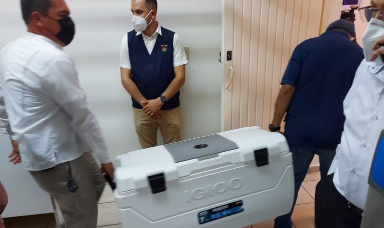Salen vacunas rumbo a Ahome (3)