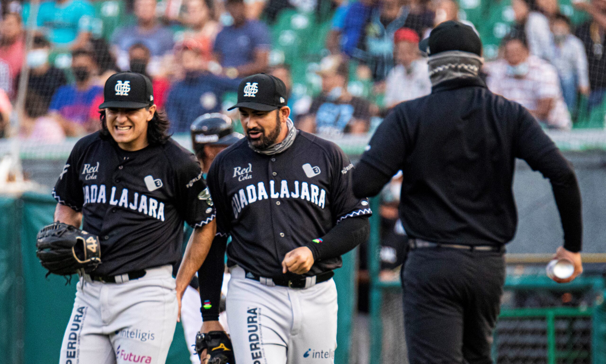 Adrian Gonzalez, Alejandro Chavez