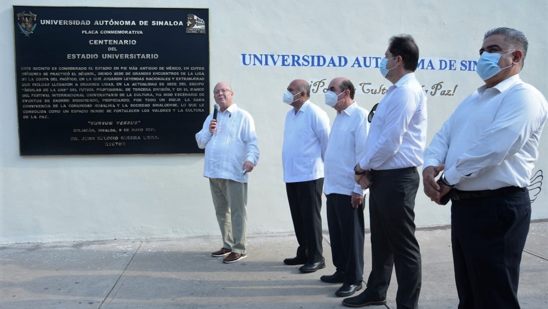 Placa conmemorativa centenario estadio (4)