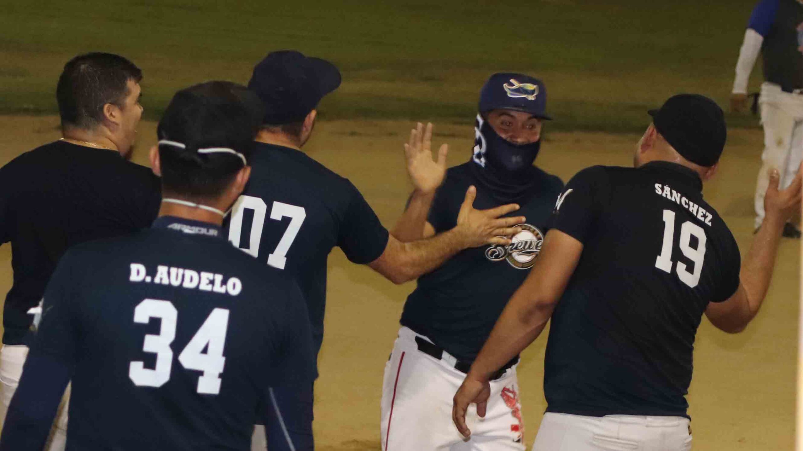 Isaac Valdez pegó jonrón con las bases llenas