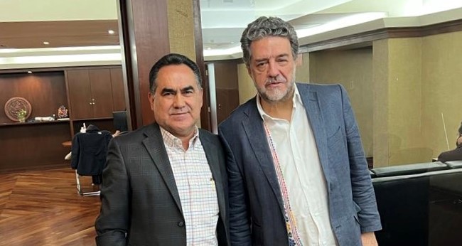 Rector se reúne con doctor Concheiro
