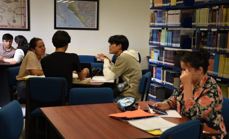 Estudiantes universitarios (3)