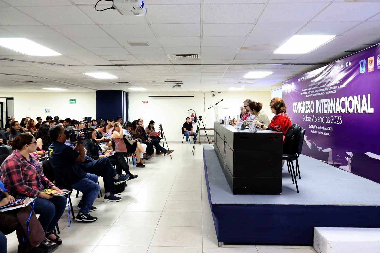 MESA DE ANALISIS SOBRE VIOLENCIA A PERIODISTAS (15)