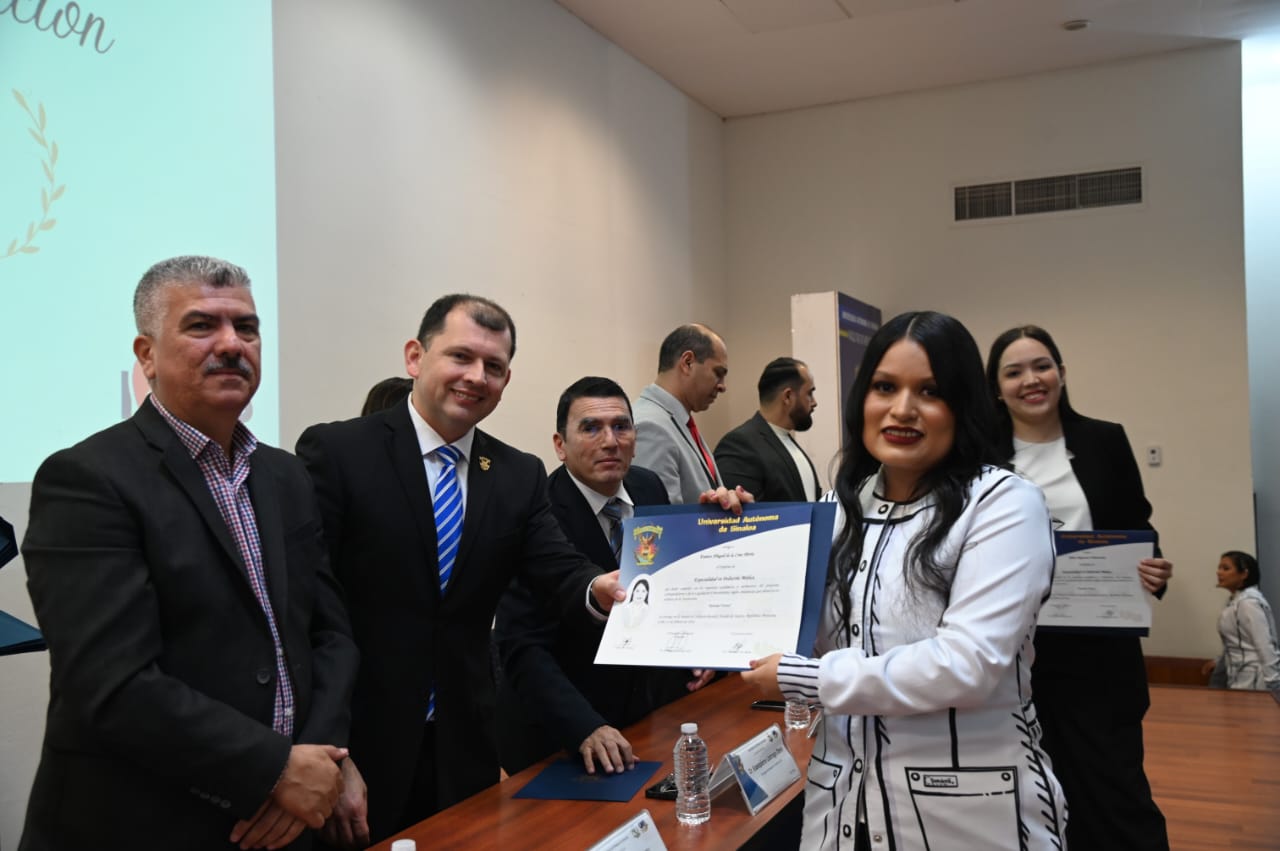 EGRESADOS ESPECIALISTAS (4)