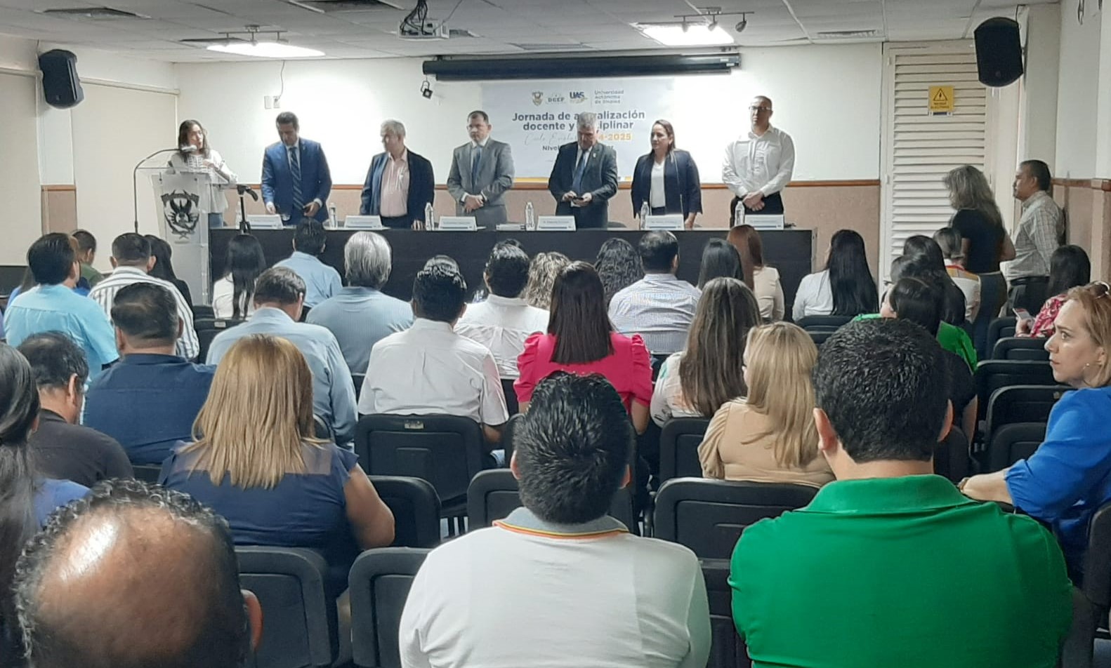 la Jornada de Actualización Docente y Disciplinar en Bachillerato (4)