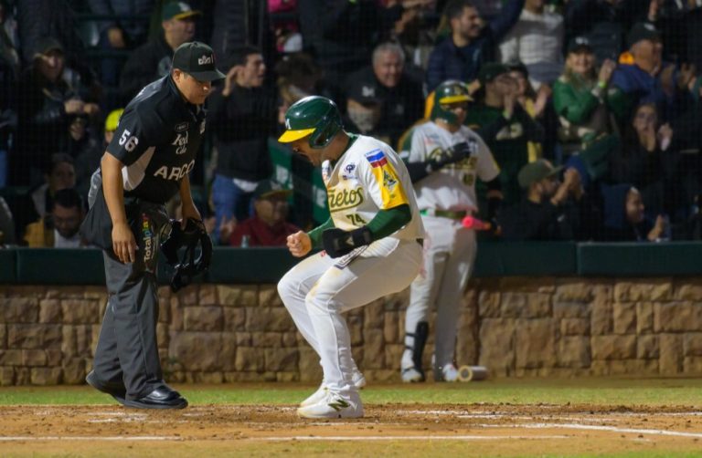 Isaac Rodríguez anota