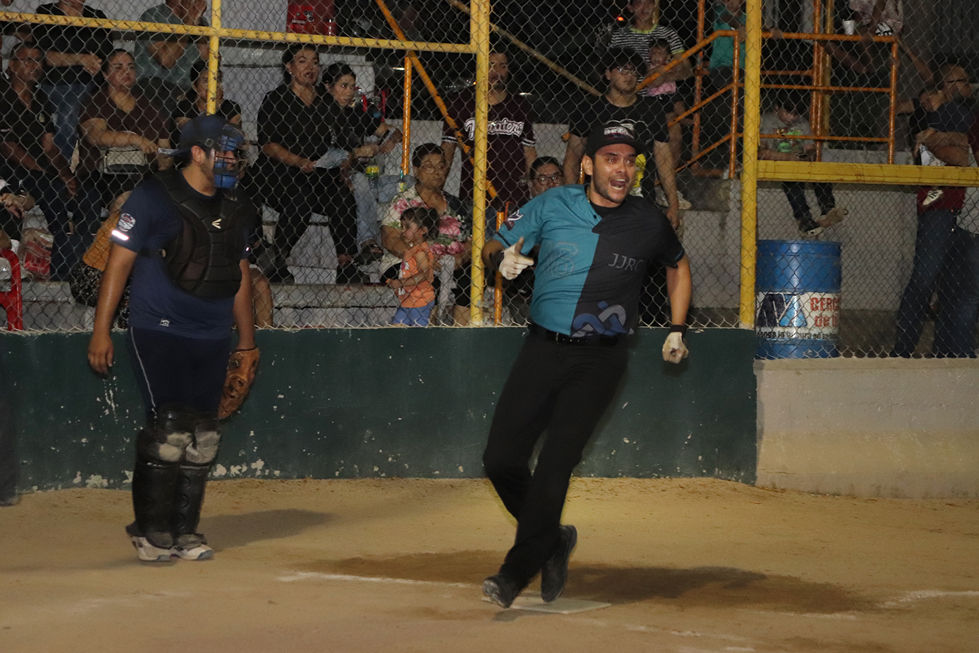 José Rodríguez anota carrera en el ataque de la séptima