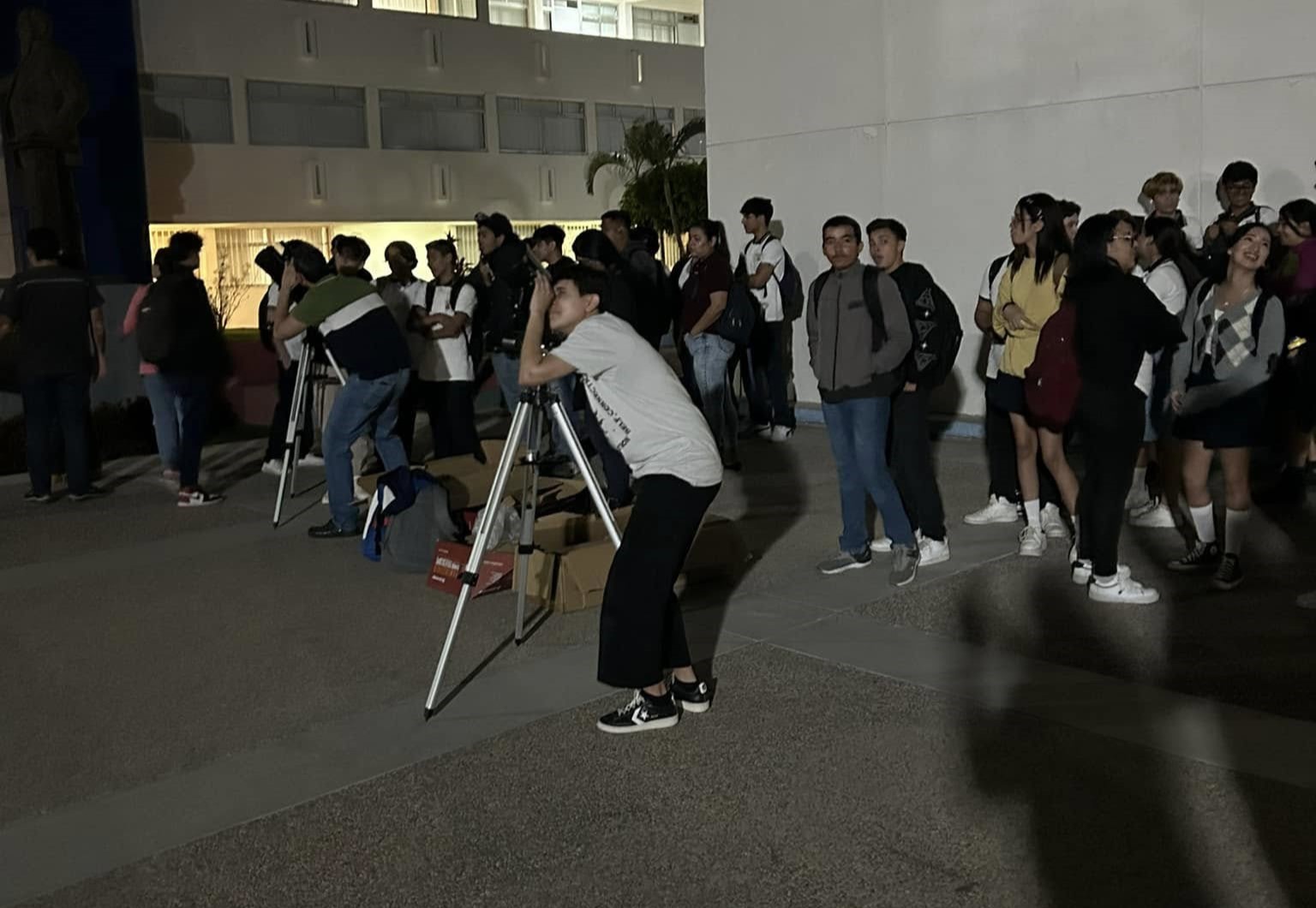 Noche Internacional de Observación de la Luna (1)