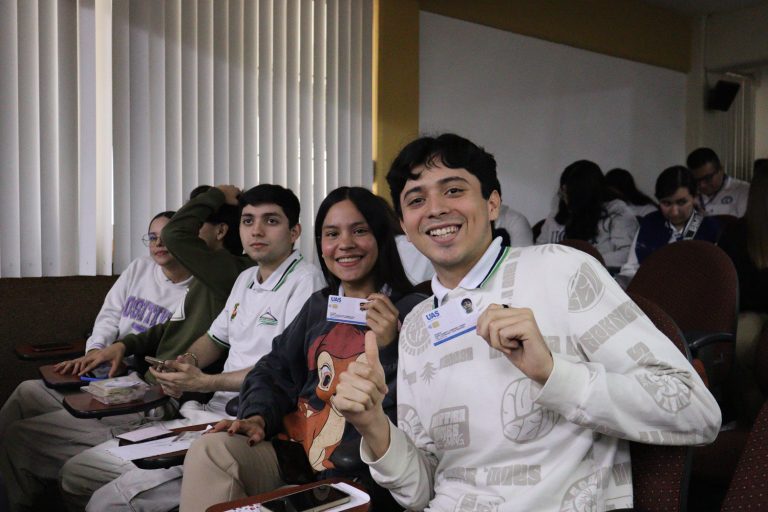 MEDICINA LUIS ALBERTO GONZALES CREDENCIALIZACION DE ALUMNOS (8)