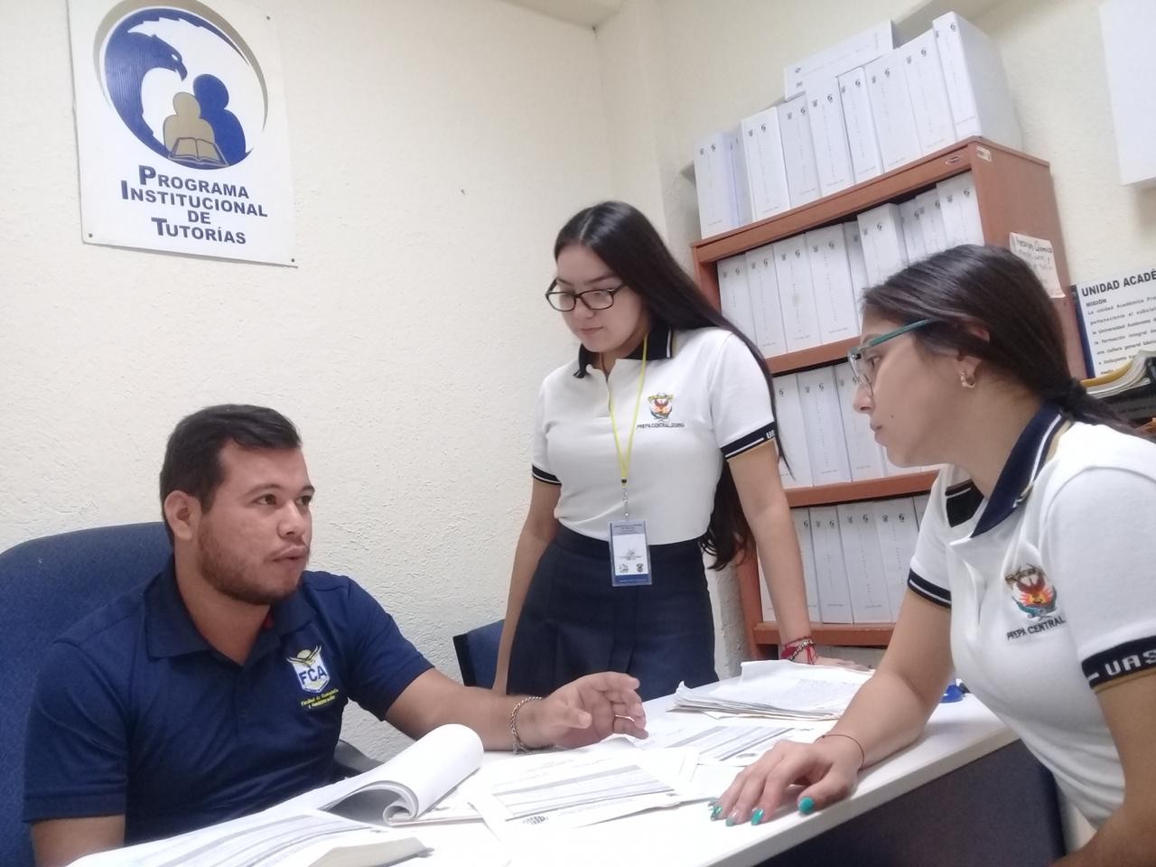TUTORÍAS (2)