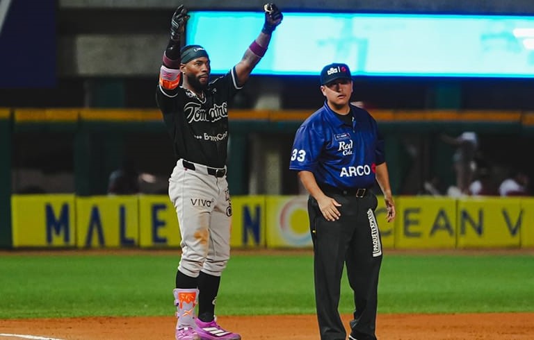 Tomateros-gana-en-Mazatl-n