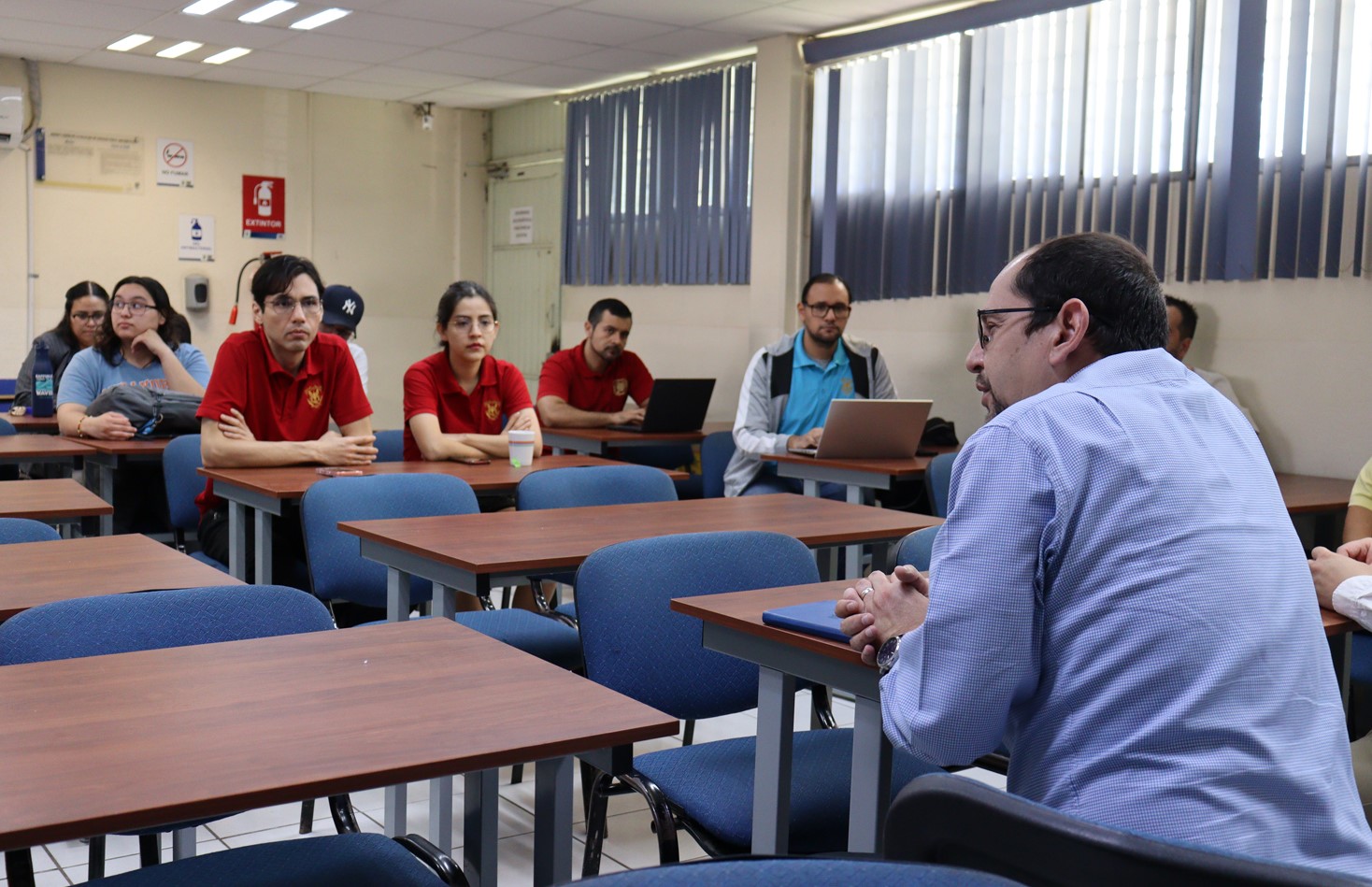 FCFM CONCURSO NACIONAL DE ROBOT FUTBOLISTAS (8)