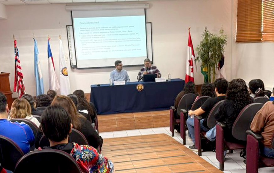 POLITICAS PUBLICAS ROBERTO ZEPEDA PONENCIA DISPUTA POR TIERRAS RARAS (12)