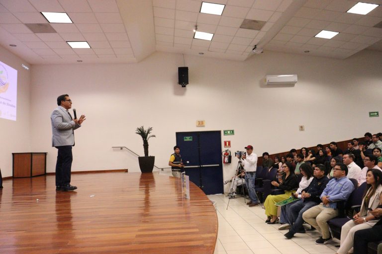 UBU ROY NAVARRETE CONFERENCIA DE GESTION DE RIESGOS CLIMATICOS (14)